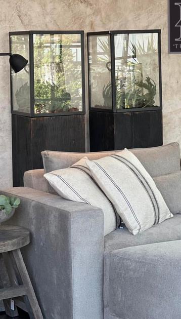 2 Grote Hoogehuys Windlichten stolp stalen frame zuil beschikbaar voor biedingen