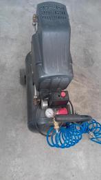 Luchtcompressor 24L – 10 bar – als nieuw + accessoires, Doe-het-zelf en Verbouw, Compressors, Minder dan 25 liter, Ophalen, Zo goed als nieuw
