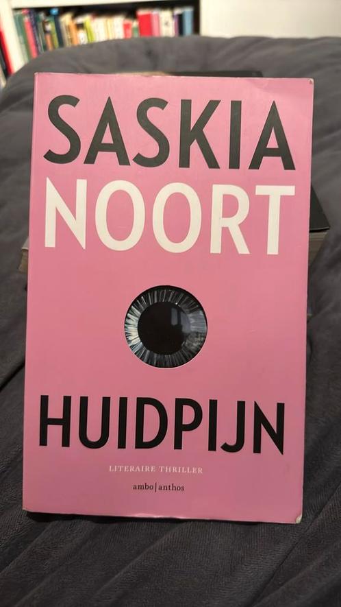 Saskia Noort - Huidpijn, Boeken, Thrillers, Zo goed als nieuw, Ophalen of Verzenden