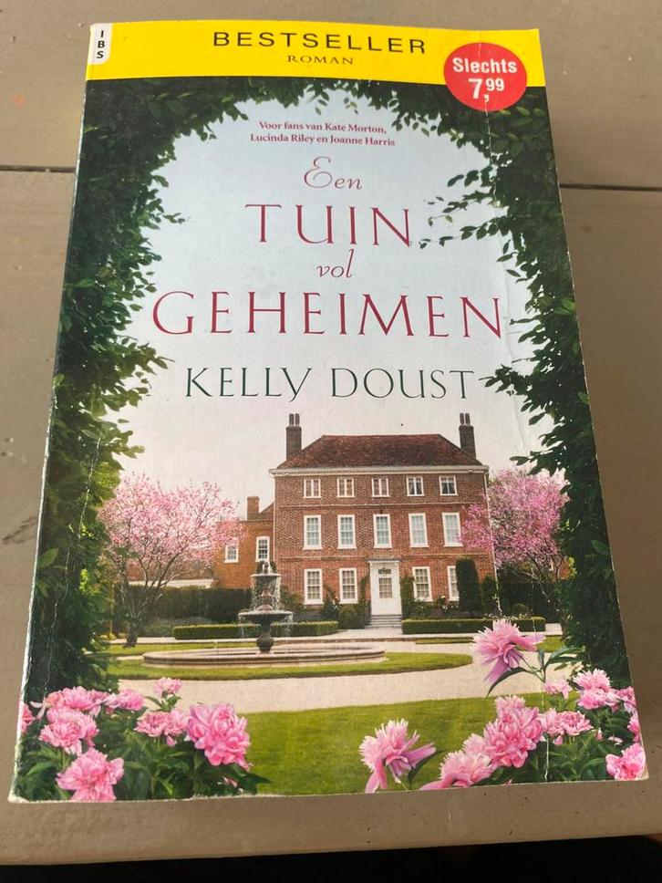Boek tuin der geheimen van kelly dougst, Boeken, Chicklit, Zo goed als nieuw, Ophalen of Verzenden