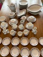 Antiek porseleinen servies compleet 67delig jaren 30 gemerkt, Ophalen