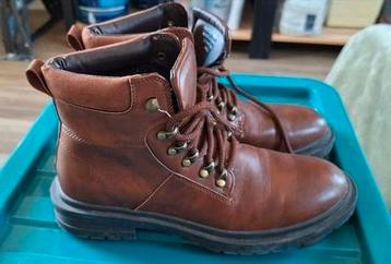 Bruine halfhoge schoenen maat 40 Primark gratis  beschikbaar voor biedingen