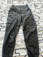 Zwarte kunstleren cargo broek maat S, Ophalen, Zo goed als nieuw, Zwart