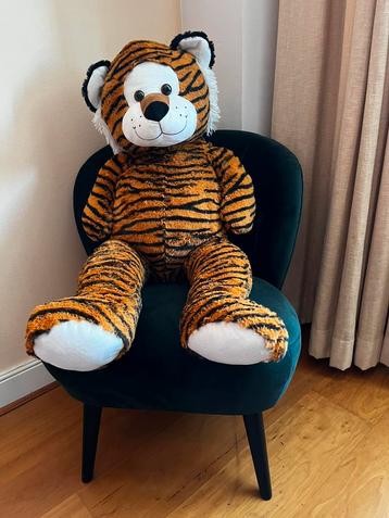 Grote tijger knuffel beschikbaar voor biedingen