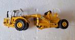 Ertl replica of a h412b scraper, Ophalen of Verzenden, Gebruikt, Tractor of Landbouw