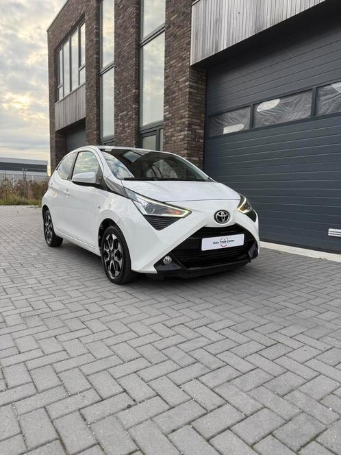Toyota Aygo 1.0 X-play 2021 LM velgen | Carplay | Clima, Auto's, Toyota, Bedrijf, Aygo, Benzine, A, Hatchback, Handgeschakeld