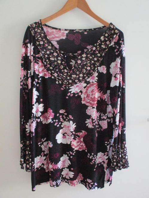 Tricot blouse met grote roze bloemen, maat 44, Kleding | Dames, Blouses en Tunieken, Zo goed als nieuw, Maat 42/44 (L), Verzenden