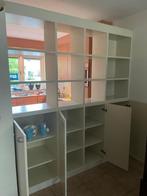Witte kast met vakken en deuren, Ophalen, Gebruikt