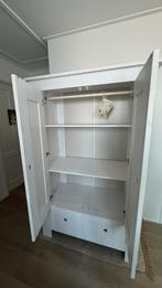 Massief witte kledingkast, Ophalen, 100 tot 150 cm, Zo goed als nieuw, 150 tot 200 cm