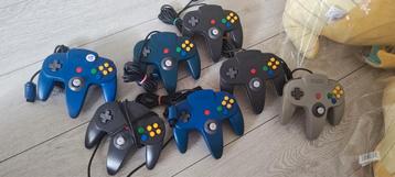 7 Nintendo 64 Controllers - Diverse Kleuren beschikbaar voor biedingen
