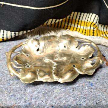 Koper art nouveau schaal 2 bladen beschikbaar voor biedingen