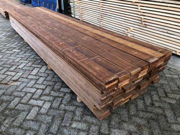 Partijtje Thermisch gemodifeerde planken ruw beschikbaar voor biedingen
