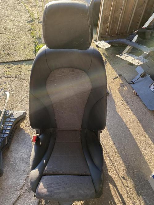 Stoel W205 C Klasse Linksvoor zeer nette staat half leer, Auto-onderdelen, Interieur en Bekleding, Mercedes-Benz, Gebruikt, Ophalen of Verzenden