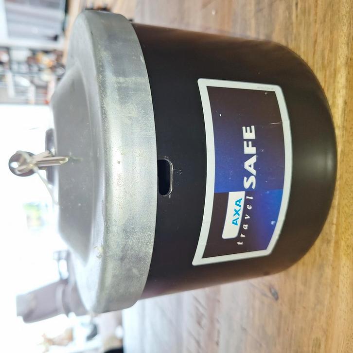 Kluis voor  in camper caravan of boot, Caravans en Kamperen, Camper-accessoires, Zo goed als nieuw, Ophalen of Verzenden