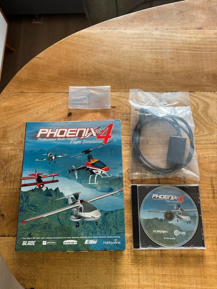 Phoenix RC 4 Vluchtsimulator, Hobby en Vrije tijd, Modelbouw | Radiografisch | Vliegtuigen, Zo goed als nieuw, Ophalen of Verzenden