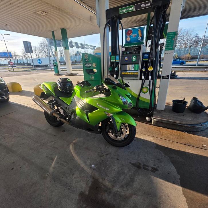 Kawasaki ZZR 1400 2009  €4800, Motoren, Motoren | Kawasaki, Particulier, Super Sport, meer dan 35 kW, 4 cilinders, Motorrijbewijs A