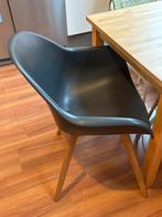 Zwarte stoel met houten poten, Huis en Inrichting, Stoelen, Gebruikt, Zwart, Ophalen of Verzenden, Eén