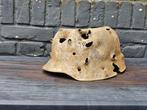 Duitse Helm M34 met kogelgaten (WO2 Model), Verzamelen, Ophalen of Verzenden, Landmacht, Duitsland, Helm of Baret