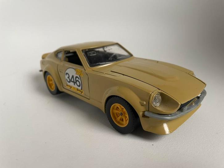 model Datsun Nissan 240Z 240 Z, zandkleurig, Bburago, 1/24, Hobby en Vrije tijd, Modelauto's | 1:24, Gebruikt, Auto, Bburago, Ophalen of Verzenden