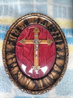Antiek kruisbeeld in bol glas lijst. Vintage., Ophalen