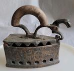 Vintage koperen mini kolenstrijkijzertje, Ophalen of Verzenden