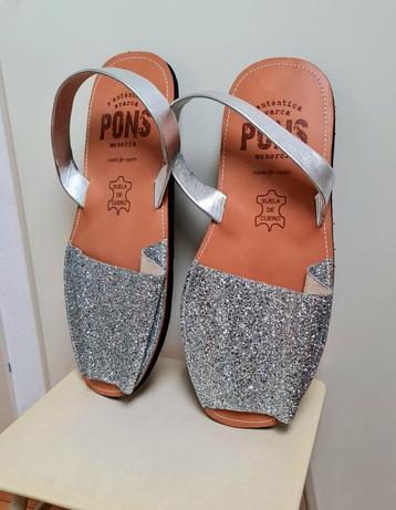 Reclame etalage sandalen Pons dames winkel formaat uniek  beschikbaar voor biedingen