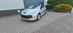 Peugeot 207 CC 1.6 16V CC 88KW 2007 Grijs, Auto's, Peugeot, Voorwielaandrijving, 65 €/maand, Zwart, 4 cilinders