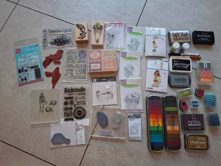 Groot pakket met stempels, inkt, embossing, Hobby en Vrije tijd, Stempelen, Zo goed als nieuw, Overige typen, Ophalen of Verzenden