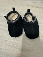 Baby slofjes uggs., Kinderen en Baby's, Babykleding | Schoentjes en Sokjes, Ophalen, Zo goed als nieuw, Jongetje of Meisje, Slofjes