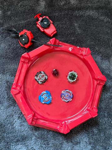 Beyblade arena plus beyblades en 2 afschieters