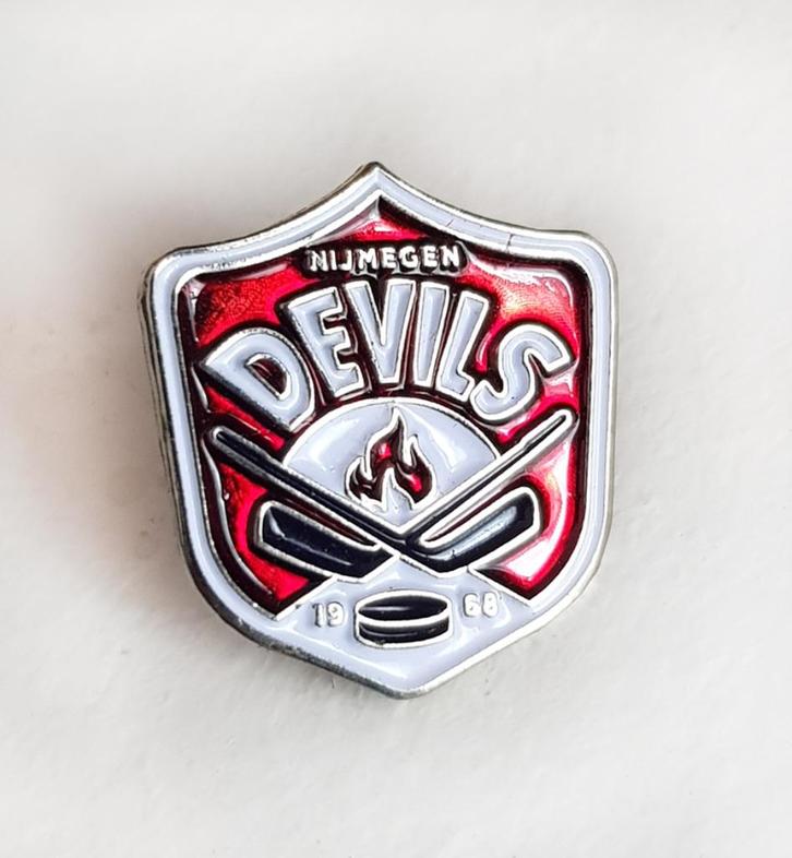 Pin speld broche Ahoud Devils Nijmegen ijshockey BRENDA, Verzamelen, Speldjes, Pins en Buttons, Nieuw, Speldje of Pin, Sport, Verzenden