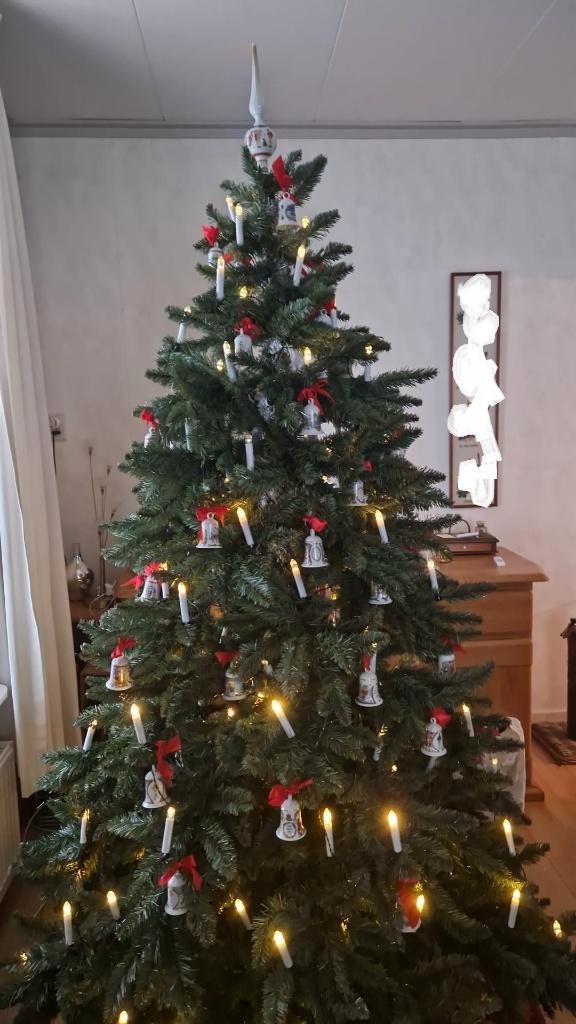 Diverse jaaruitvoeringen kerstklokjes van  Hutschenreuther, Diversen, Kerst, Zo goed als nieuw, Ophalen of Verzenden