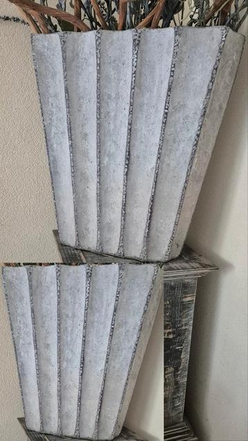 2x zgan PTMD bloempot Cement grijs Stoer & Stijlvol
 beschikbaar voor biedingen