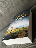 Nora Roberts - Op de vlucht. (2020), Ophalen of Verzenden, Zo goed als nieuw, Nora Roberts