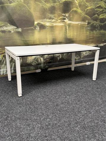 8x Professionele slinger bureau 160x80cm beschikbaar voor biedingen