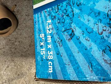 Klein rond zwembadje beschikbaar voor biedingen