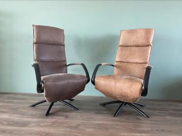Twee nette bruine relax fauteuils / relax stoelen modern beschikbaar voor biedingen