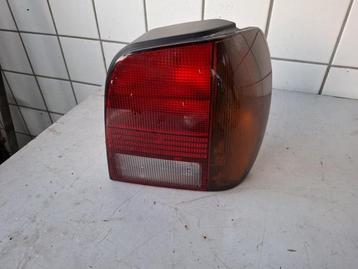 Achterlicht rechts van een Volkswagen Polo beschikbaar voor biedingen