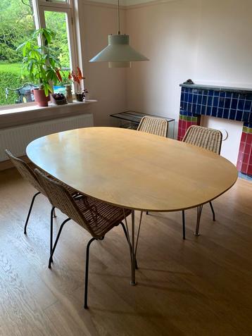 Fritz Hansen SuperEllipse tafel, Piet Hein & Bruno Mathsson