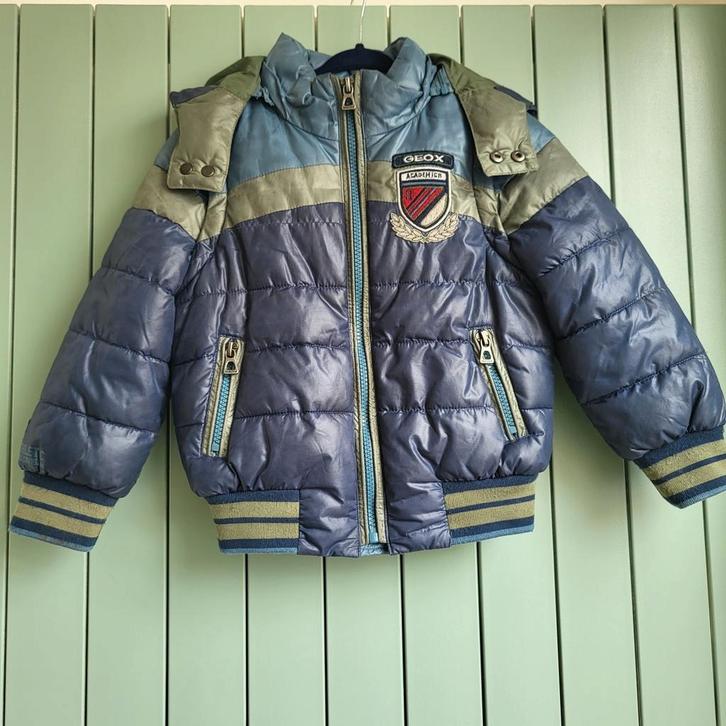 Stoere jongens winterjasje maat 98, Kinderen en Baby's, Kinderkleding | Maat 92, Zo goed als nieuw, Jongen, Jas, Ophalen of Verzenden