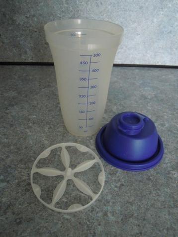TUPPERWARE shaker 500 ml beschikbaar voor biedingen