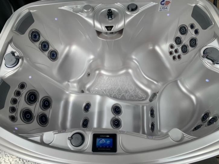 Amerikaanse Marquis Spa I Demo-model I Korting!, Tuin en Terras, Bubbelbaden en Hottubs, Nieuw, Vast, Afdekzeil, Grondzeil, Filter