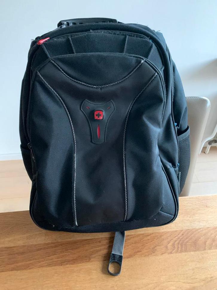 Zwarte Rugzak - Wenger heel weinig gebruikt, Sieraden, Tassen en Uiterlijk, Tassen | Rugtassen, Gebruikt, Overige merken, 40 cm of meer