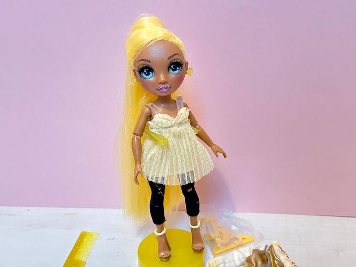 Rainbow high Sunny Madison, Kinderen en Baby's, Speelgoed | Poppen, Zo goed als nieuw, Overige typen, Ophalen of Verzenden