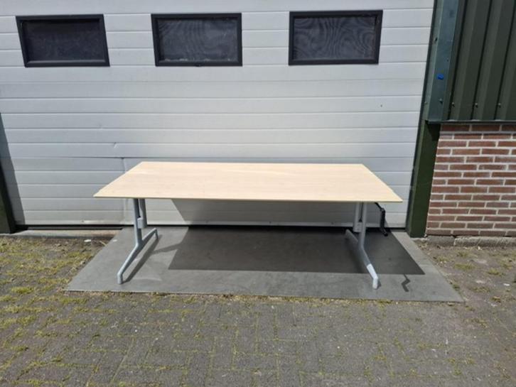 Bureau in hoogte verstelbaar, Huis en Inrichting, Bureaus, Gebruikt, Bureau, In hoogte verstelbaar, Ophalen