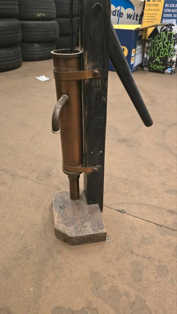 Ouderwetse Waterpomp - Decoratie, Antiek en Kunst, Antiek | Koper en Brons, Ophalen of Verzenden