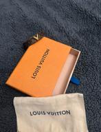 Louis Vuitton essential V bracelet, Sieraden, Tassen en Uiterlijk, Armbanden, Ophalen of Verzenden, Gebruikt, Bruin, Leer