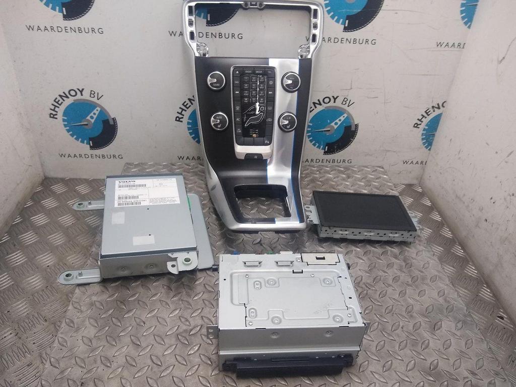 VOLVO V40 NAVIGATIE 2015, Ophalen of Verzenden, Gebruikt, Stiba lid