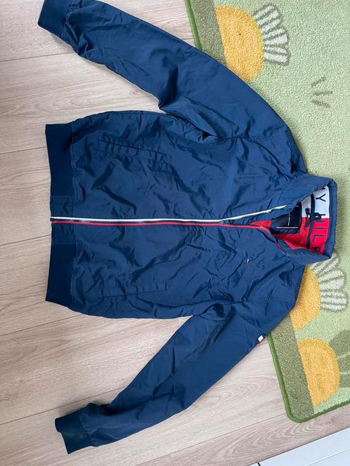 Prachtige donkerblauwe zomerjas van Tommy - maat 176 - zgan, Kinderen en Baby's, Kinderkleding | Maat 176, Zo goed als nieuw, Jas