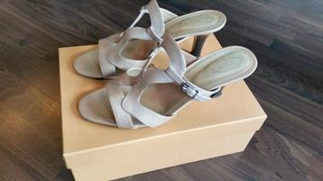 Tod's slippers pumps met hoge hak beige maat 40 beschikbaar voor biedingen